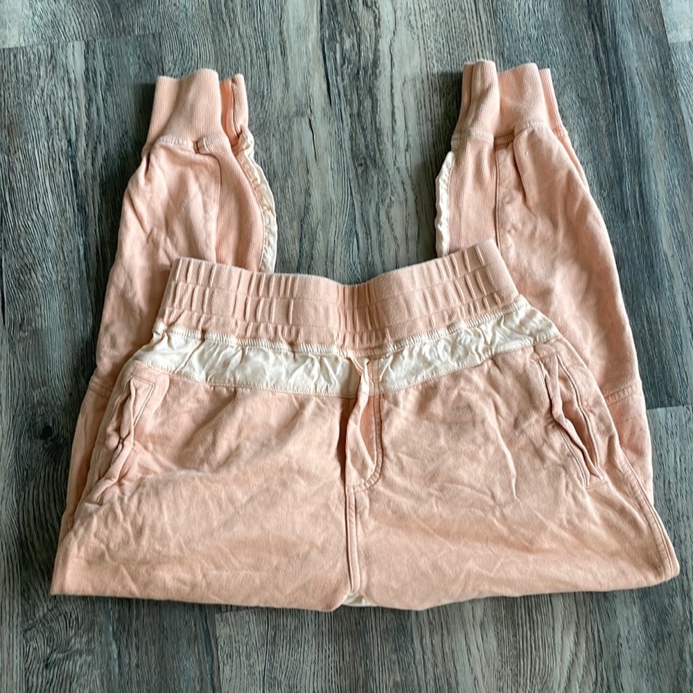 Young Fabulous & Broke Peach Joggers, size small